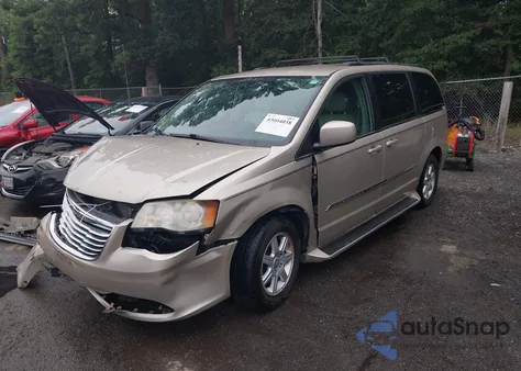 2013 Chrysler Town & Country Touring from USA, damaged, VIN 2C4RC1BG1DR555498